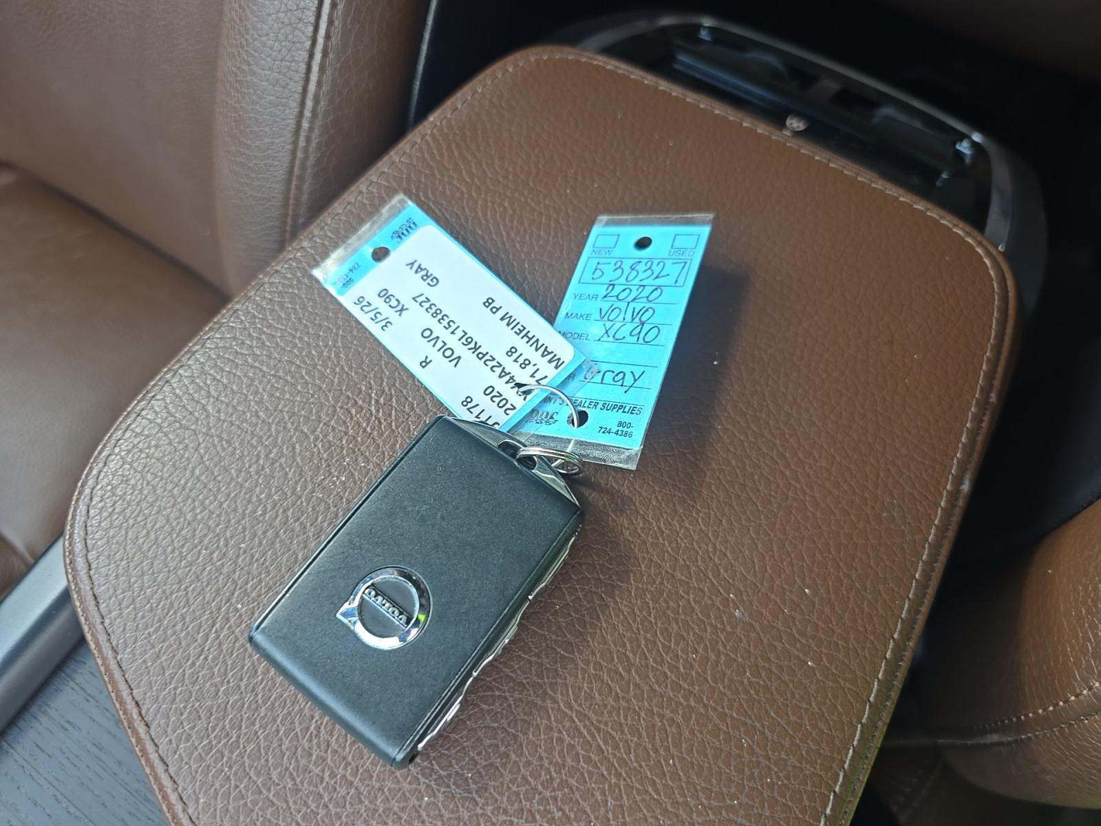 2020 Volvo XC90 T6 Momentum AWD