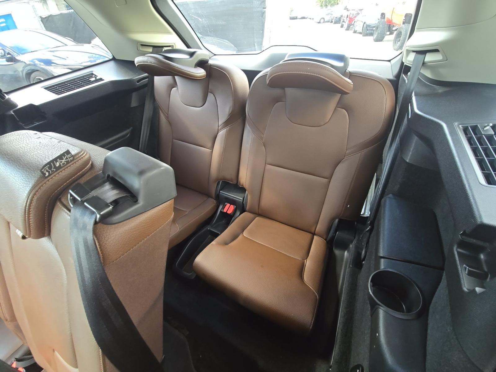 2020 Volvo XC90 T6 Momentum AWD