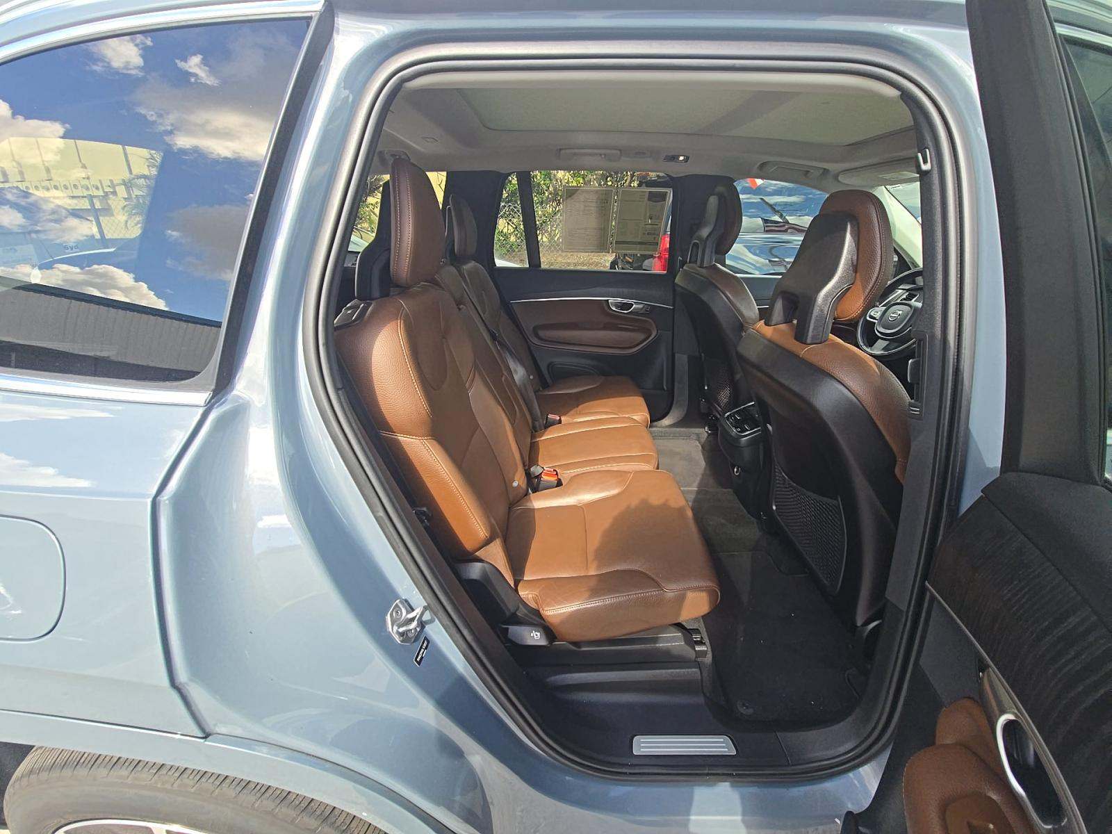 2020 Volvo XC90 T6 Momentum AWD