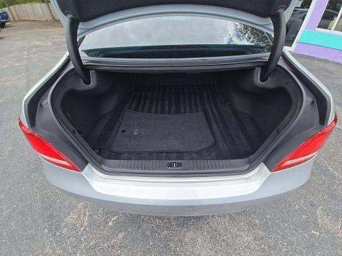 HYUNDAI SIGNATURE - 10