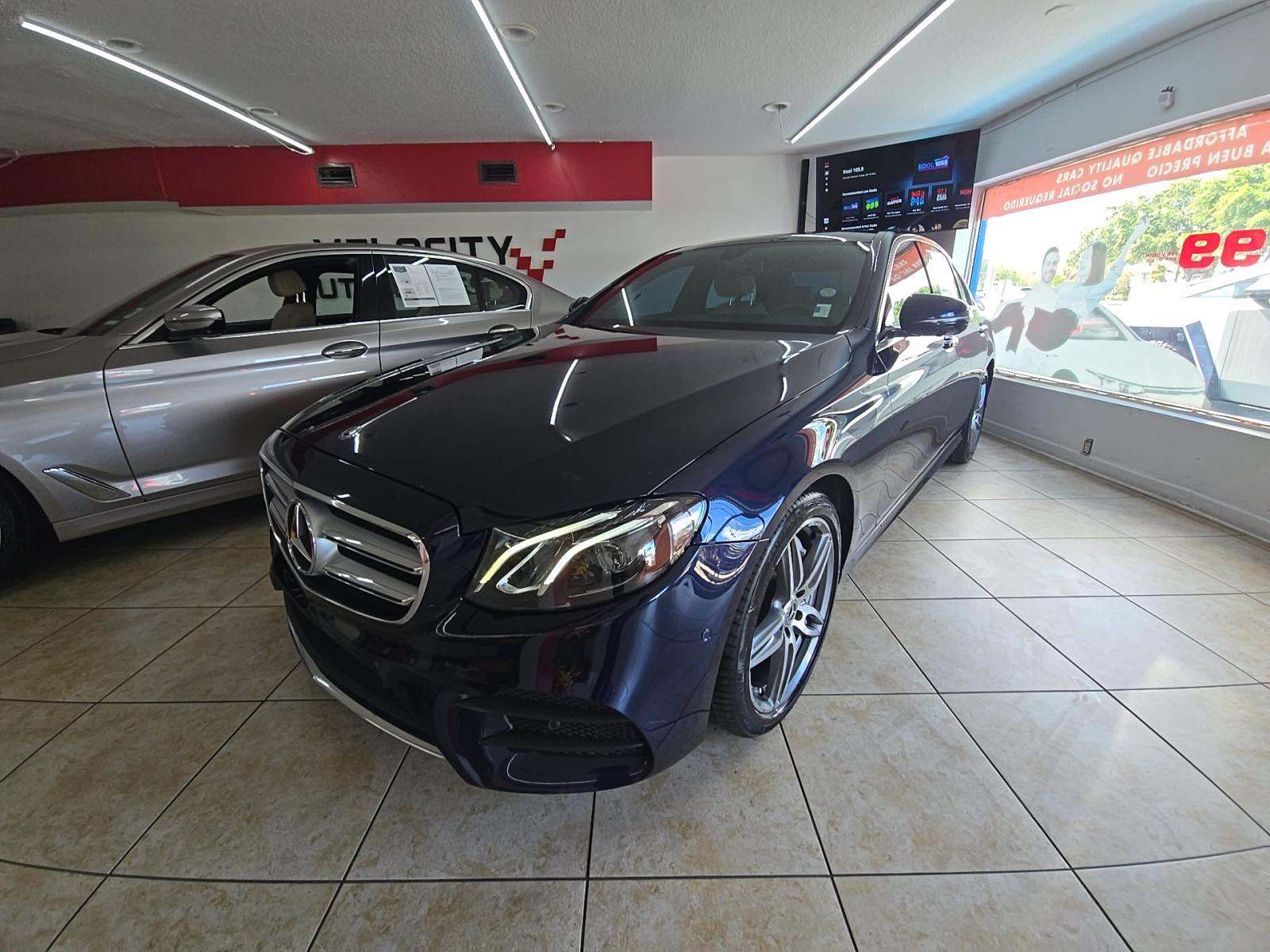 MERCEDES-BENZ E-CLASS - 1