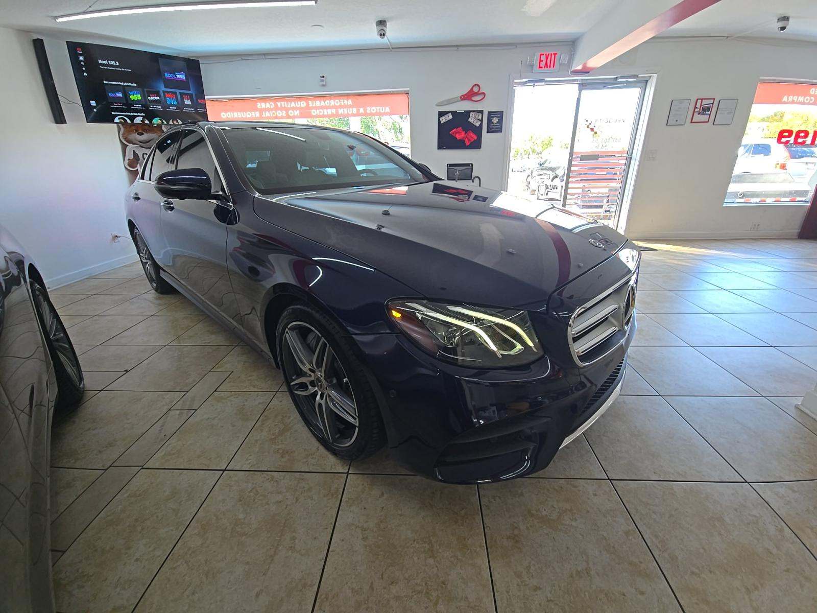 MERCEDES-BENZ E-CLASS - 4