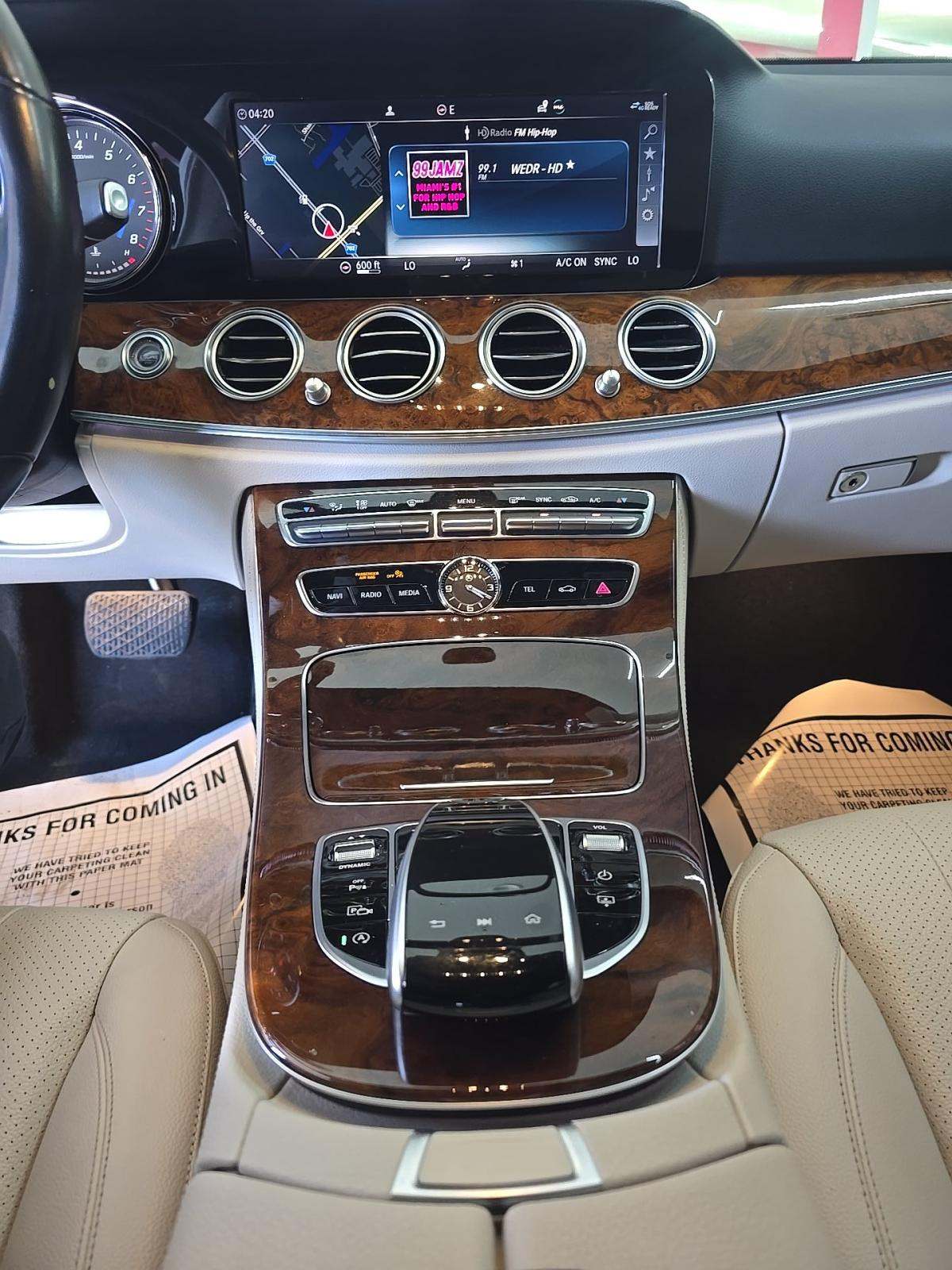 MERCEDES-BENZ E-CLASS - 10