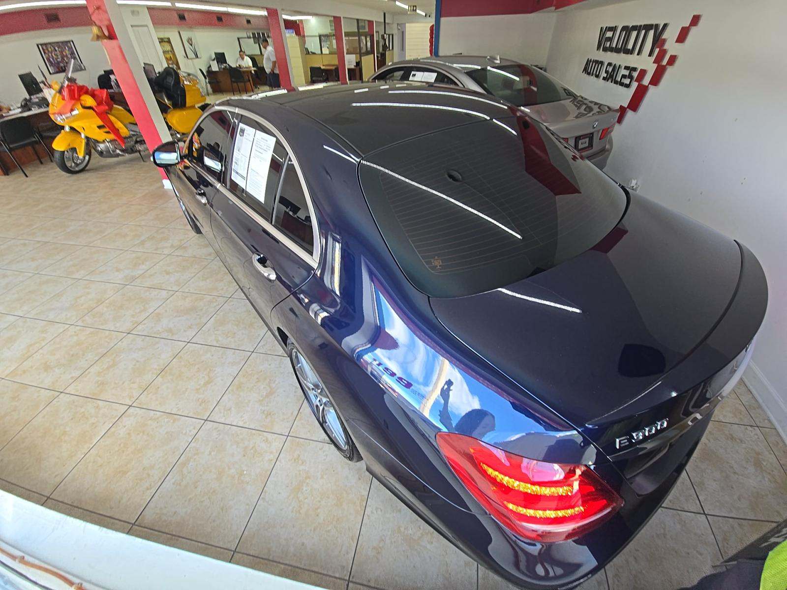 MERCEDES-BENZ E-CLASS - 2