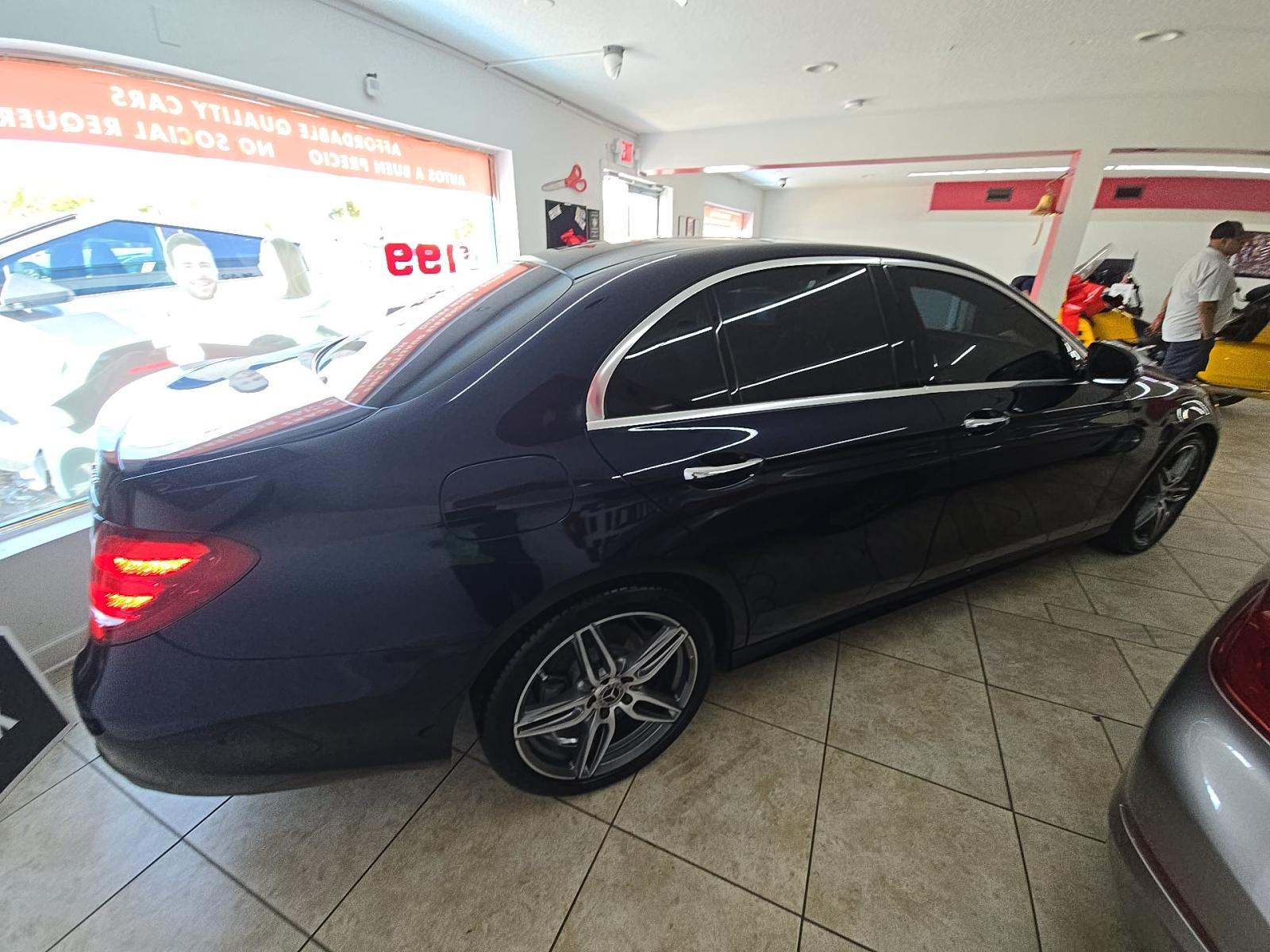 MERCEDES-BENZ E-CLASS - 3