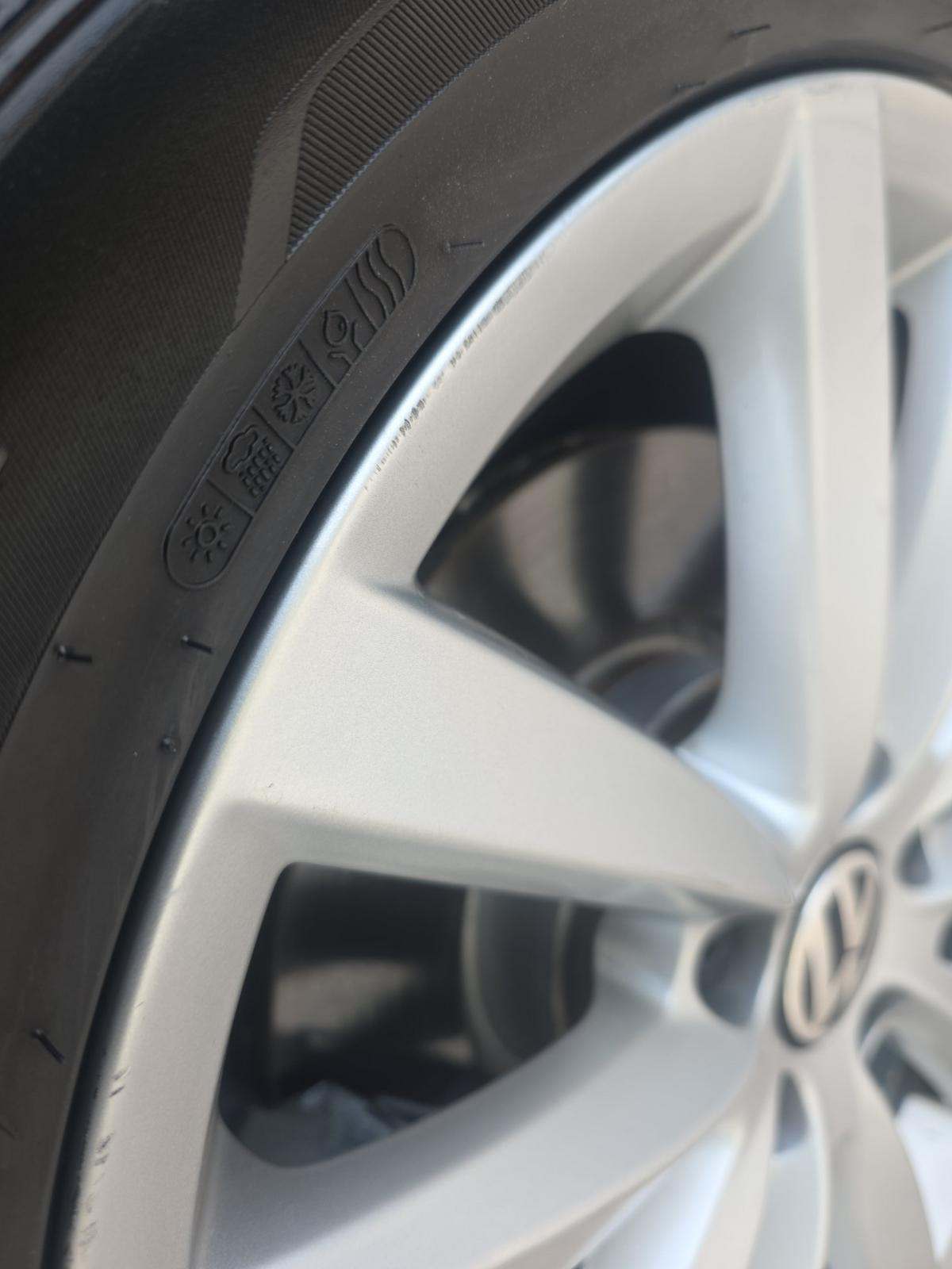 2016 Volkswagen Eos 2.0T Komfort FWD
