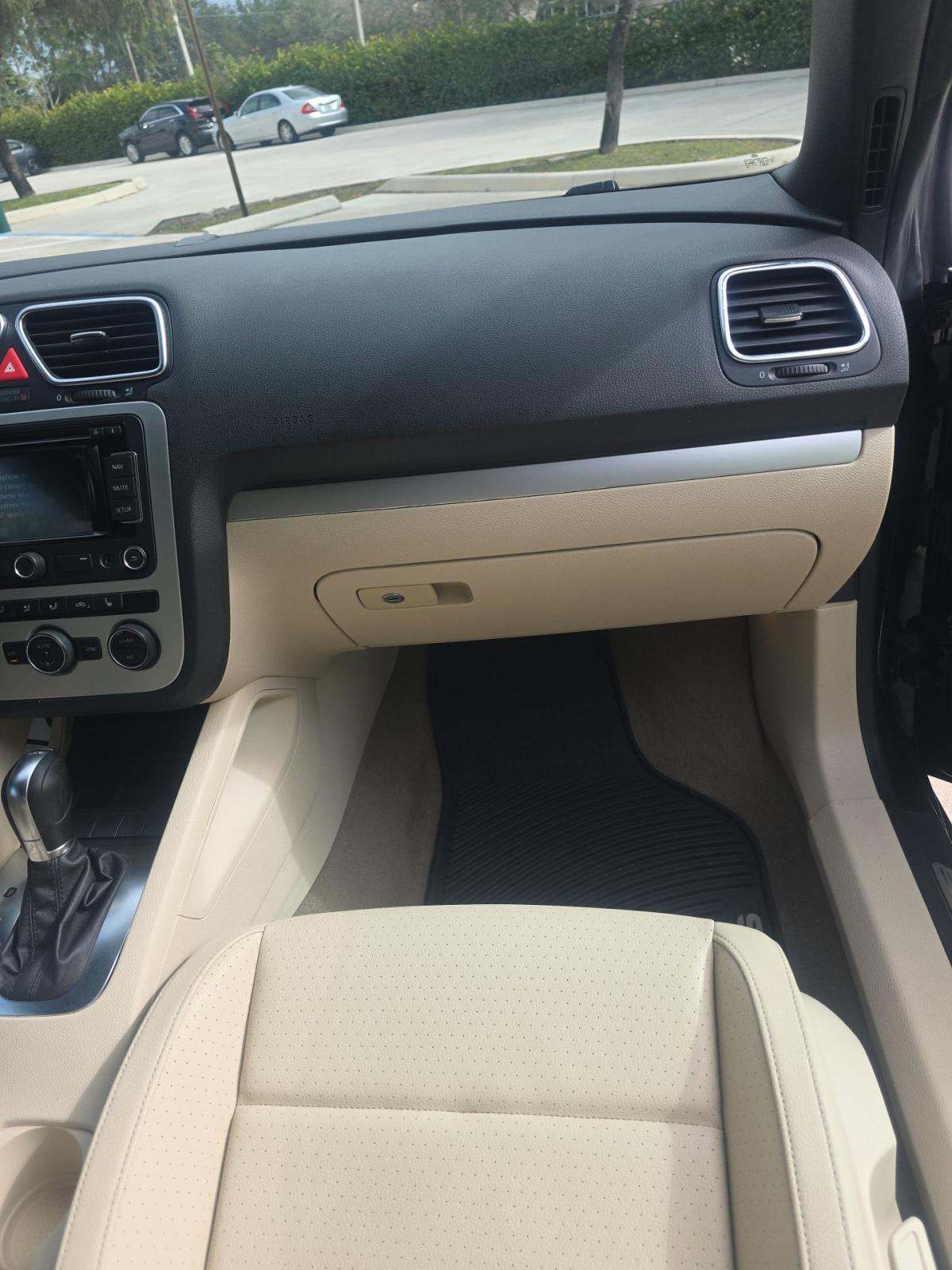 2016 Volkswagen Eos 2.0T Komfort FWD