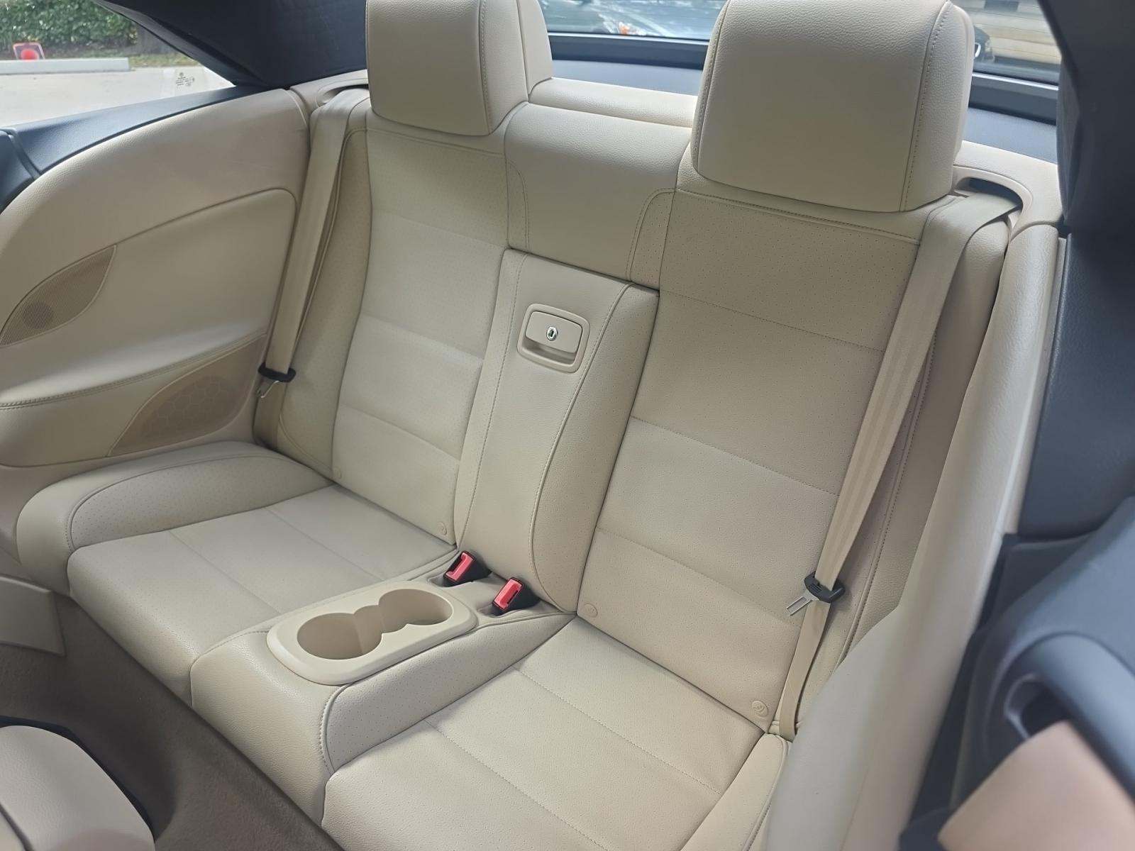 2016 Volkswagen Eos 2.0T Komfort FWD