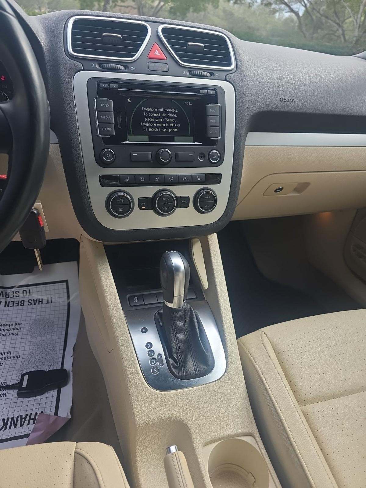 2016 Volkswagen Eos 2.0T Komfort FWD