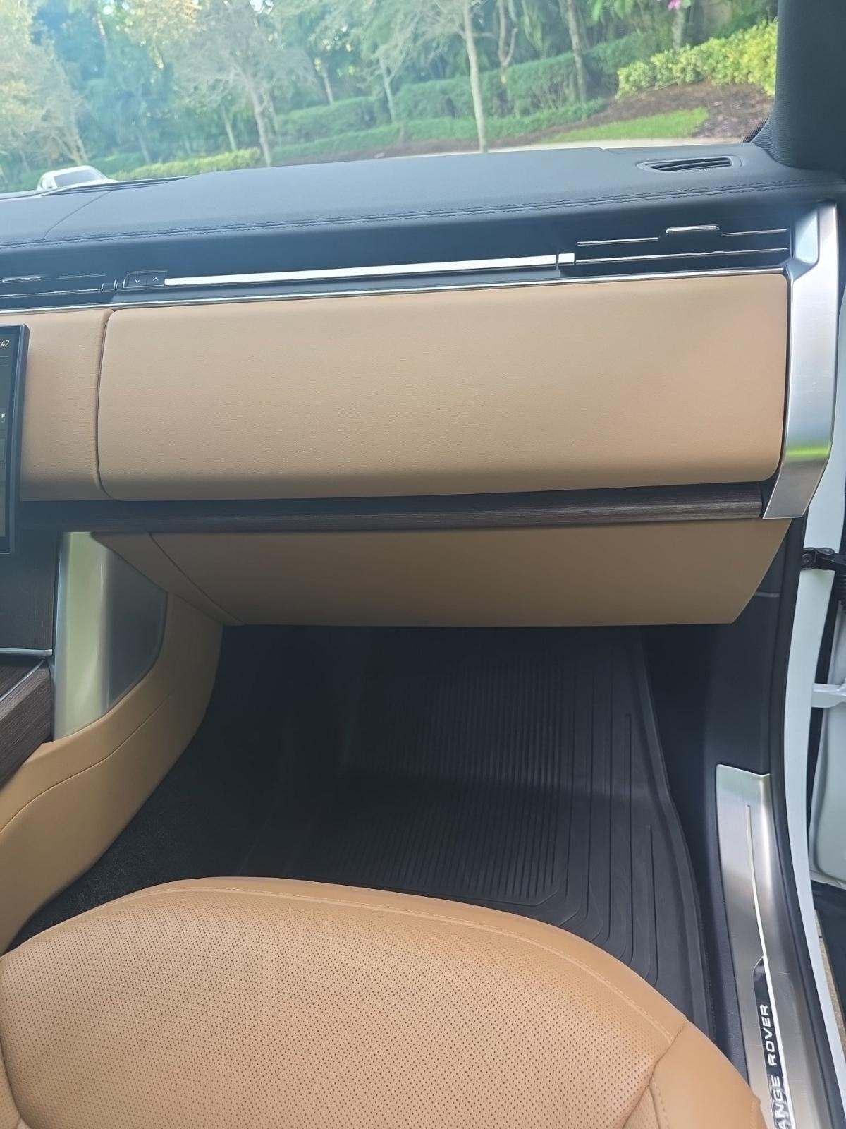 2025 Land Rover Range Rover SE LWB AWD