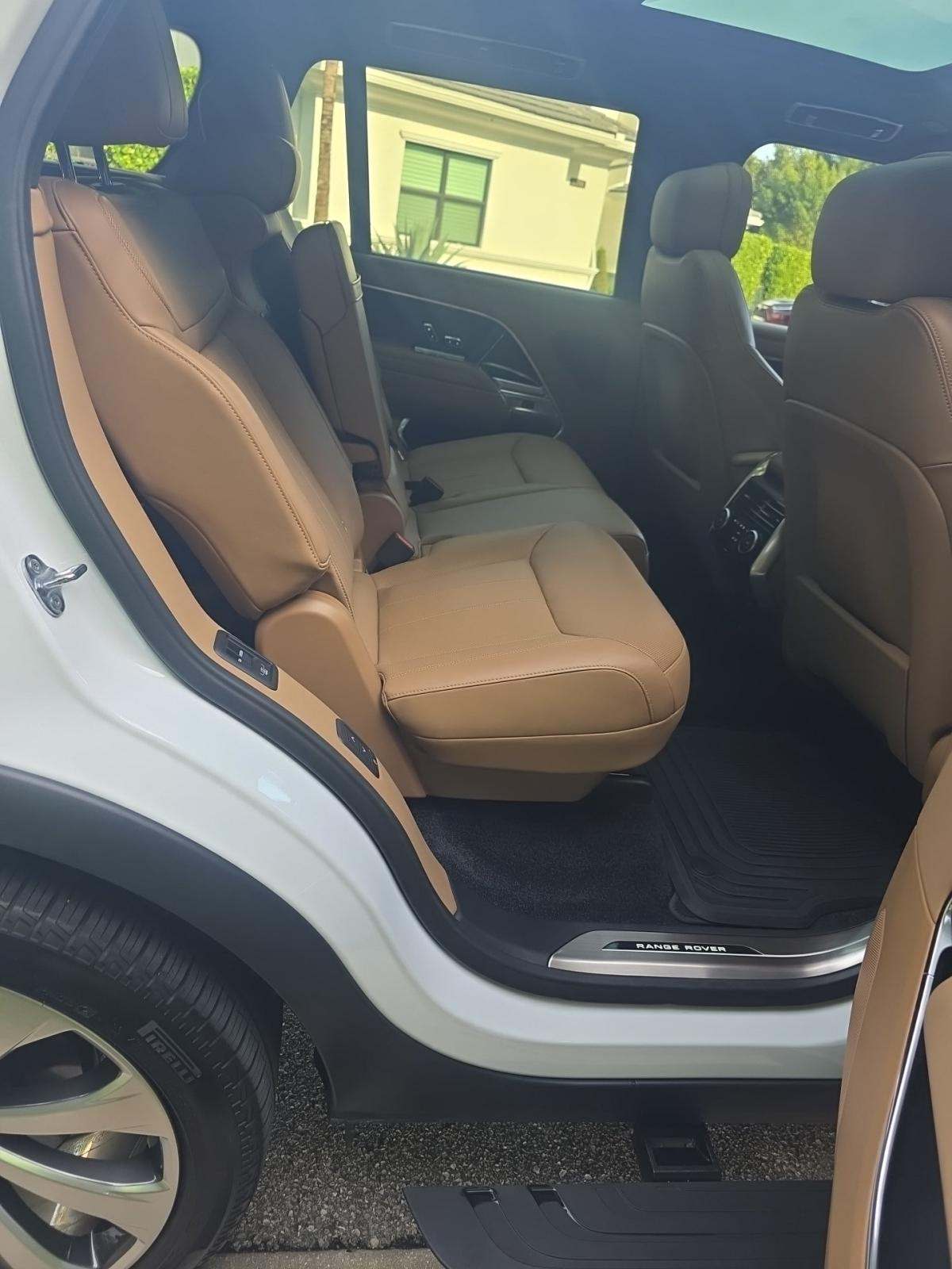 2025 Land Rover Range Rover SE LWB AWD