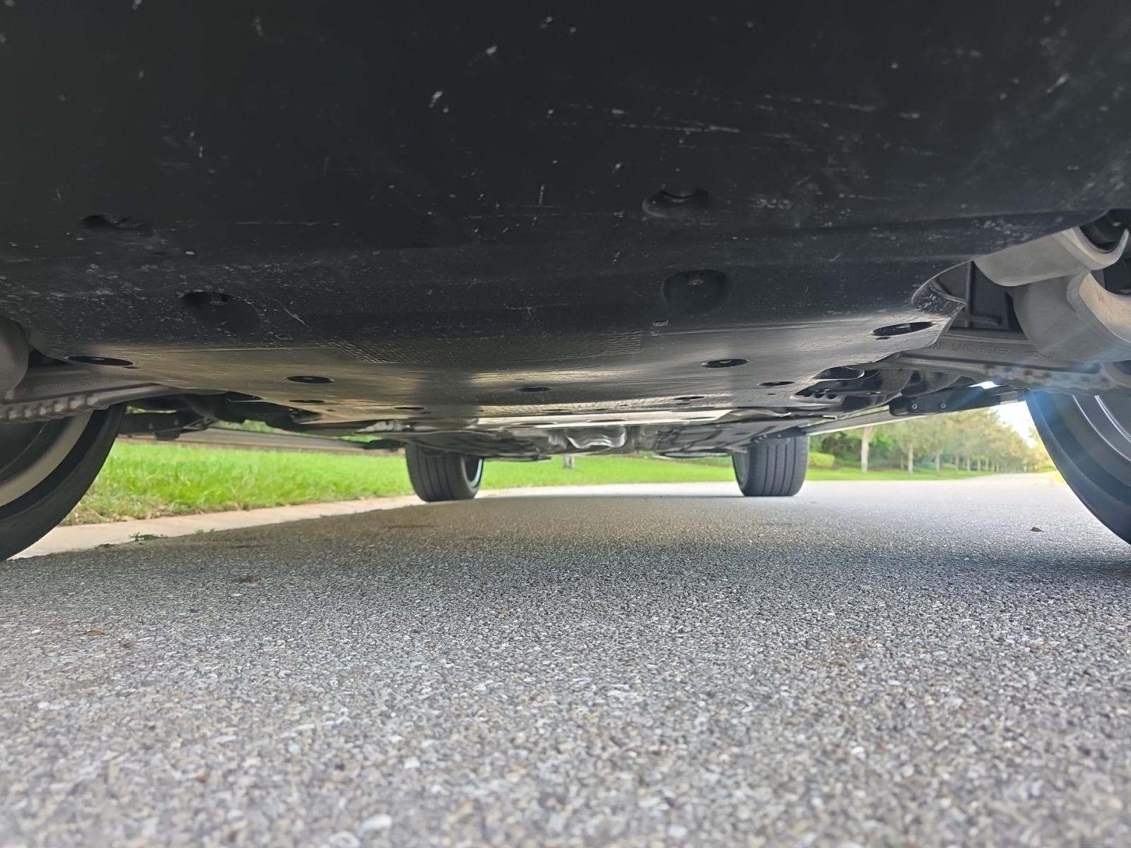 2025 Land Rover Range Rover SE LWB AWD