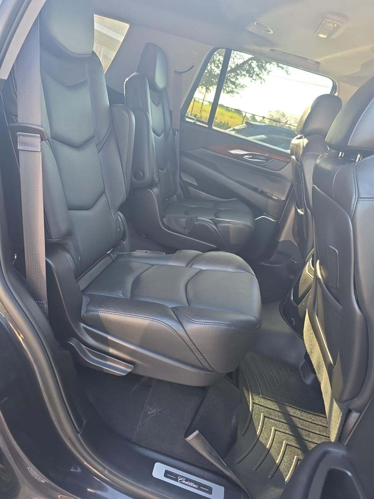 2016 Cadillac Escalade Luxury RWD