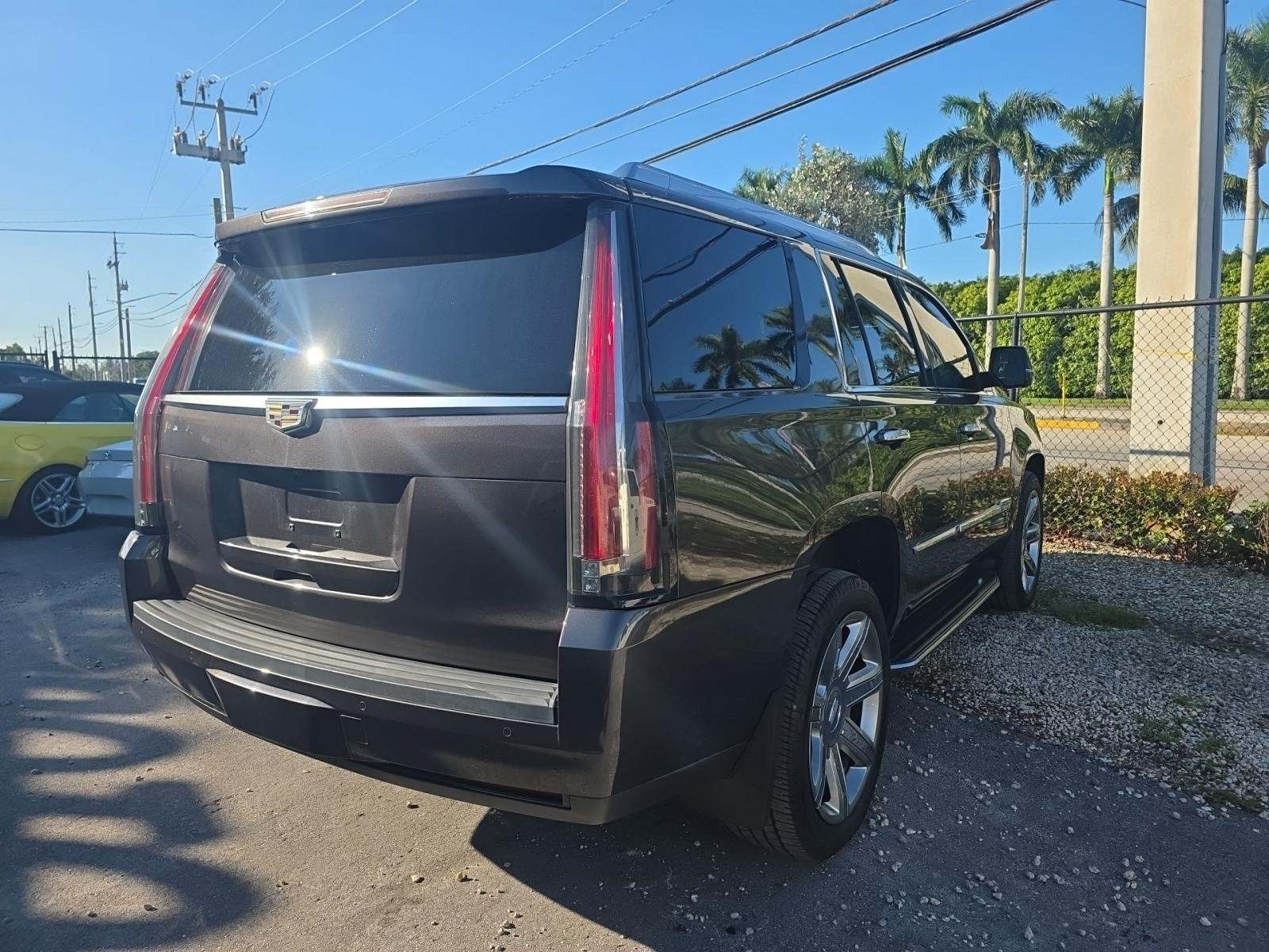 2016 Cadillac Escalade Luxury RWD