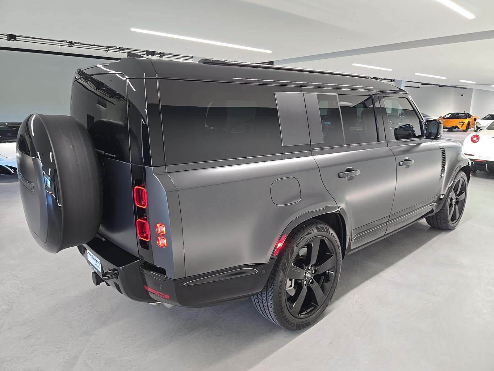 2025 Land Rover Defender 130 X-Dynamic SE AWD