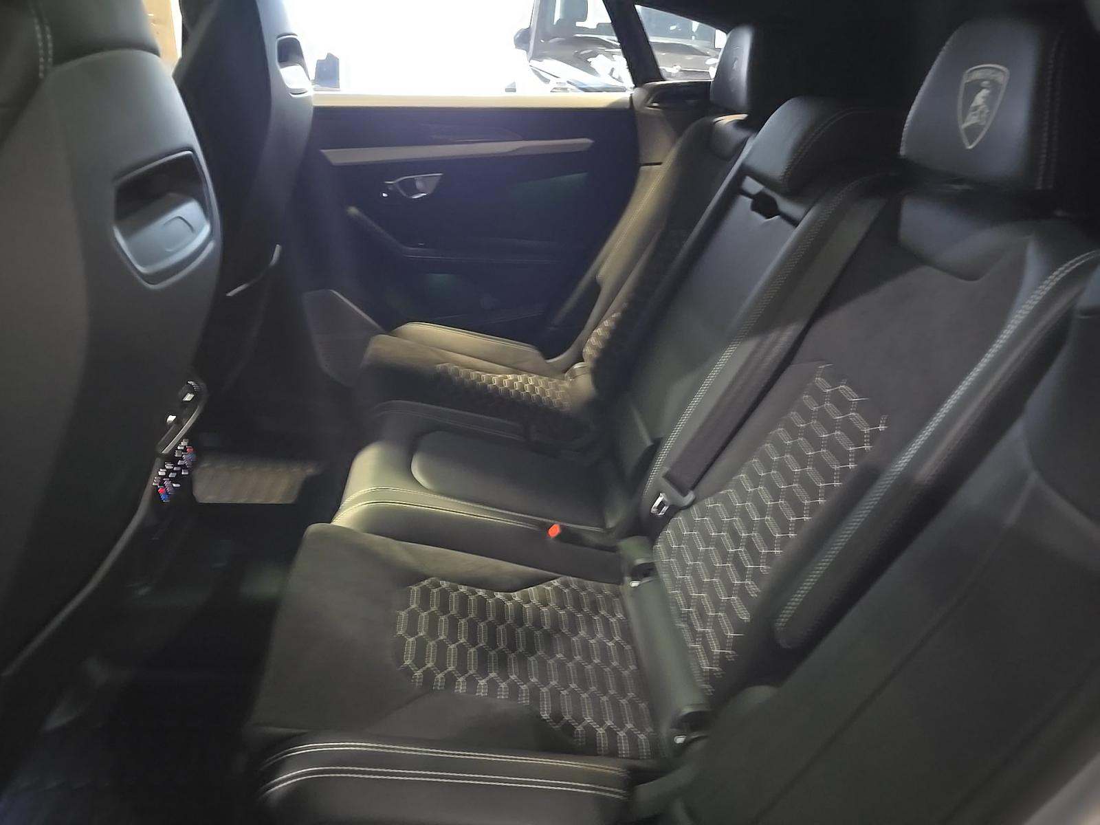 2021 Lamborghini Urus Base AWD