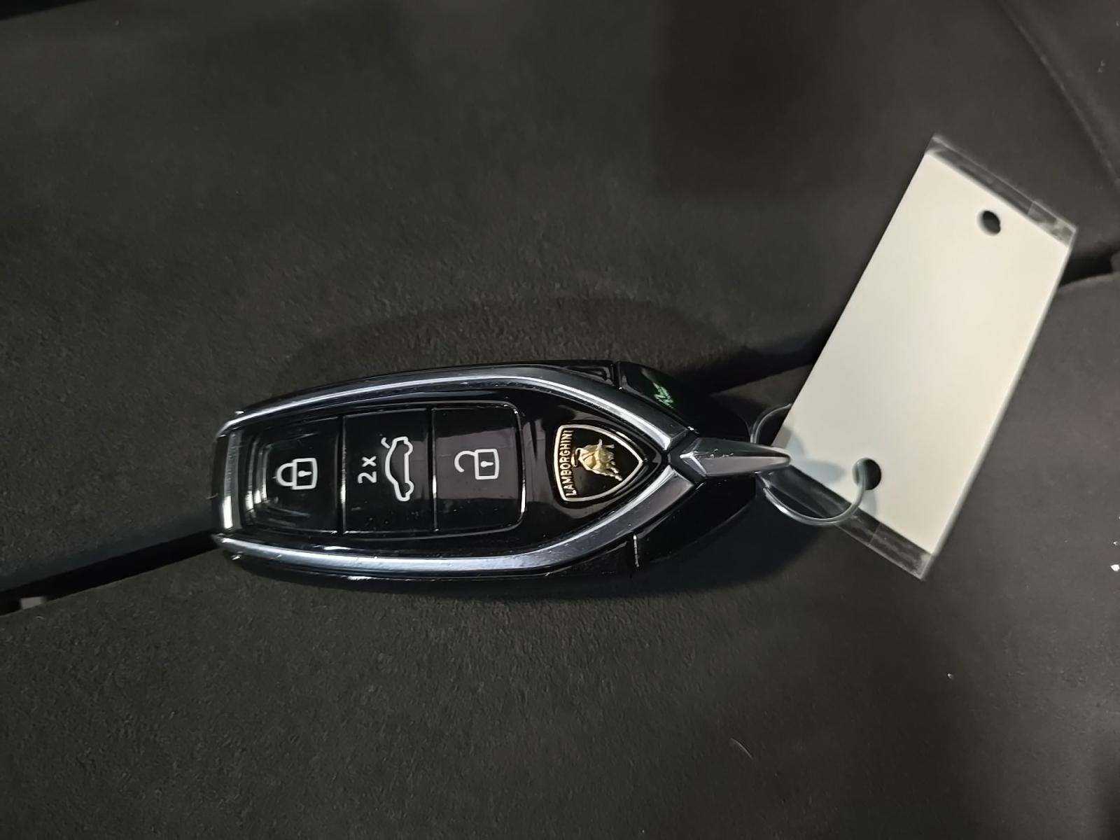 2021 Lamborghini Urus Base AWD