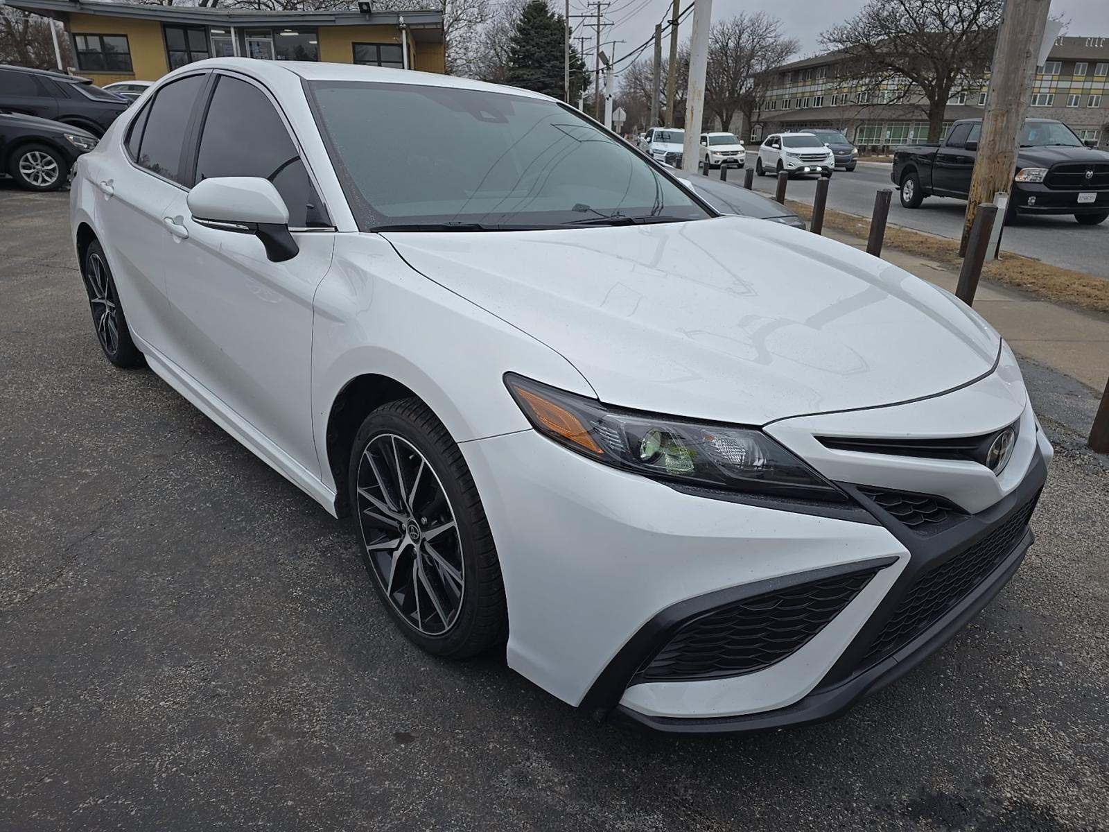 2024 Toyota Camry SE FWD