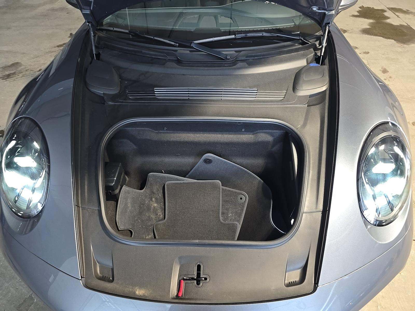 2025 Porsche 911 Carrera RWD