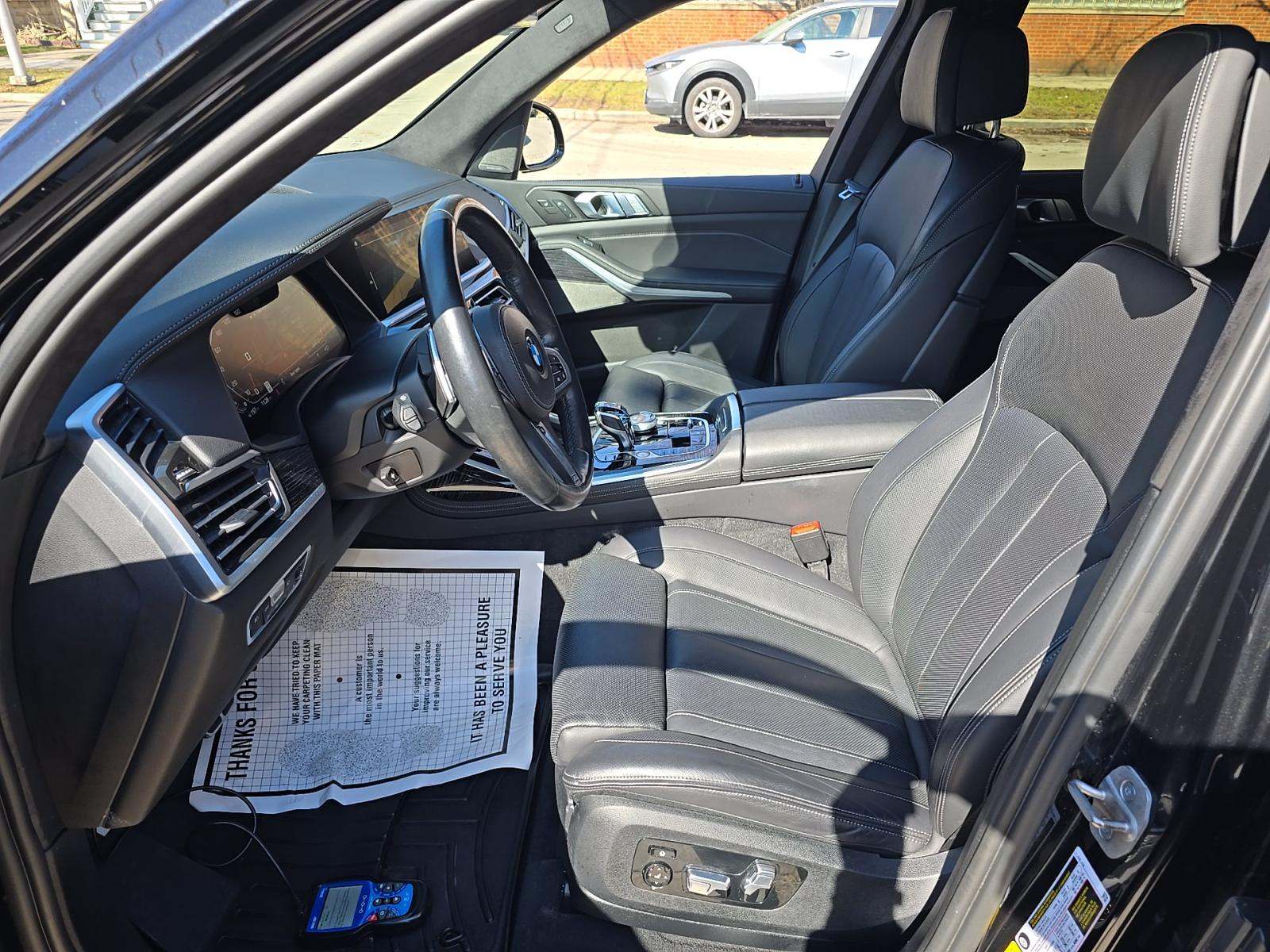 2022 BMW X7 M50i AWD