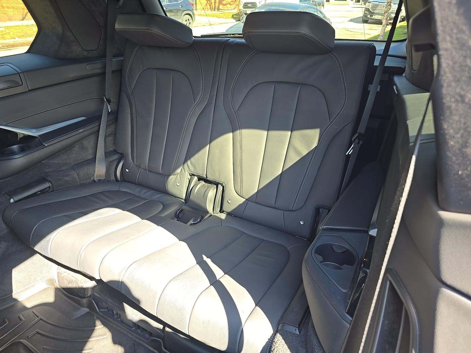 2022 BMW X7 M50i AWD