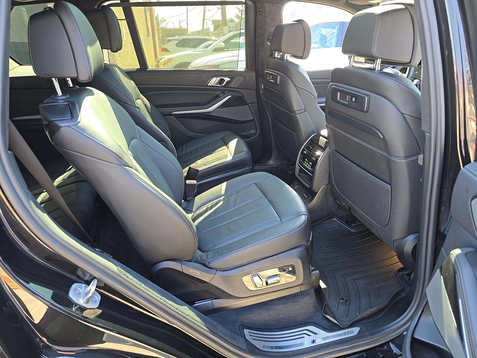 2022 BMW X7 M50i AWD