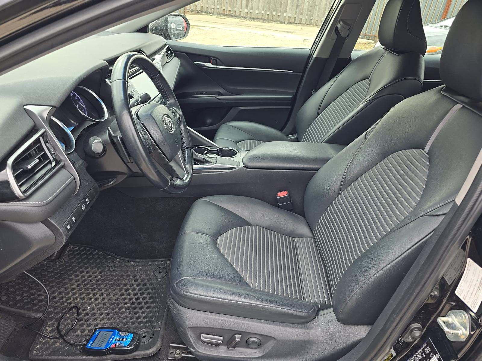 2019 Toyota Camry SE FWD