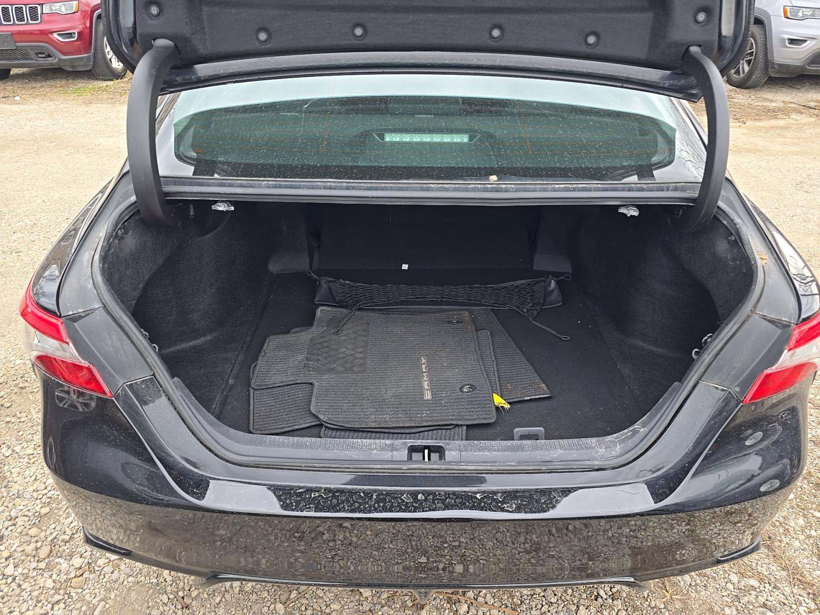 2019 Toyota Camry SE FWD