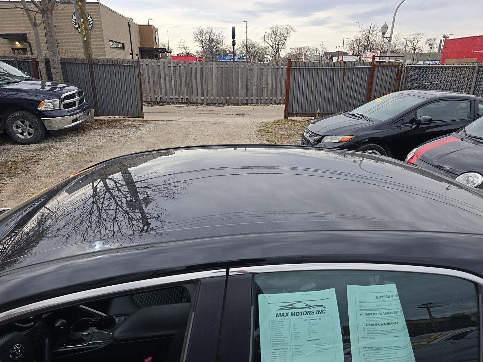 2019 Toyota Camry SE FWD