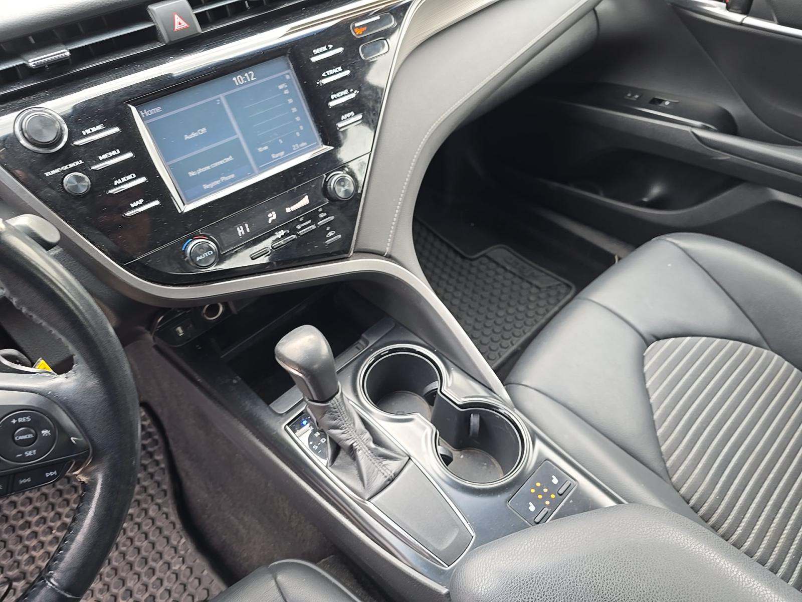 2019 Toyota Camry SE FWD