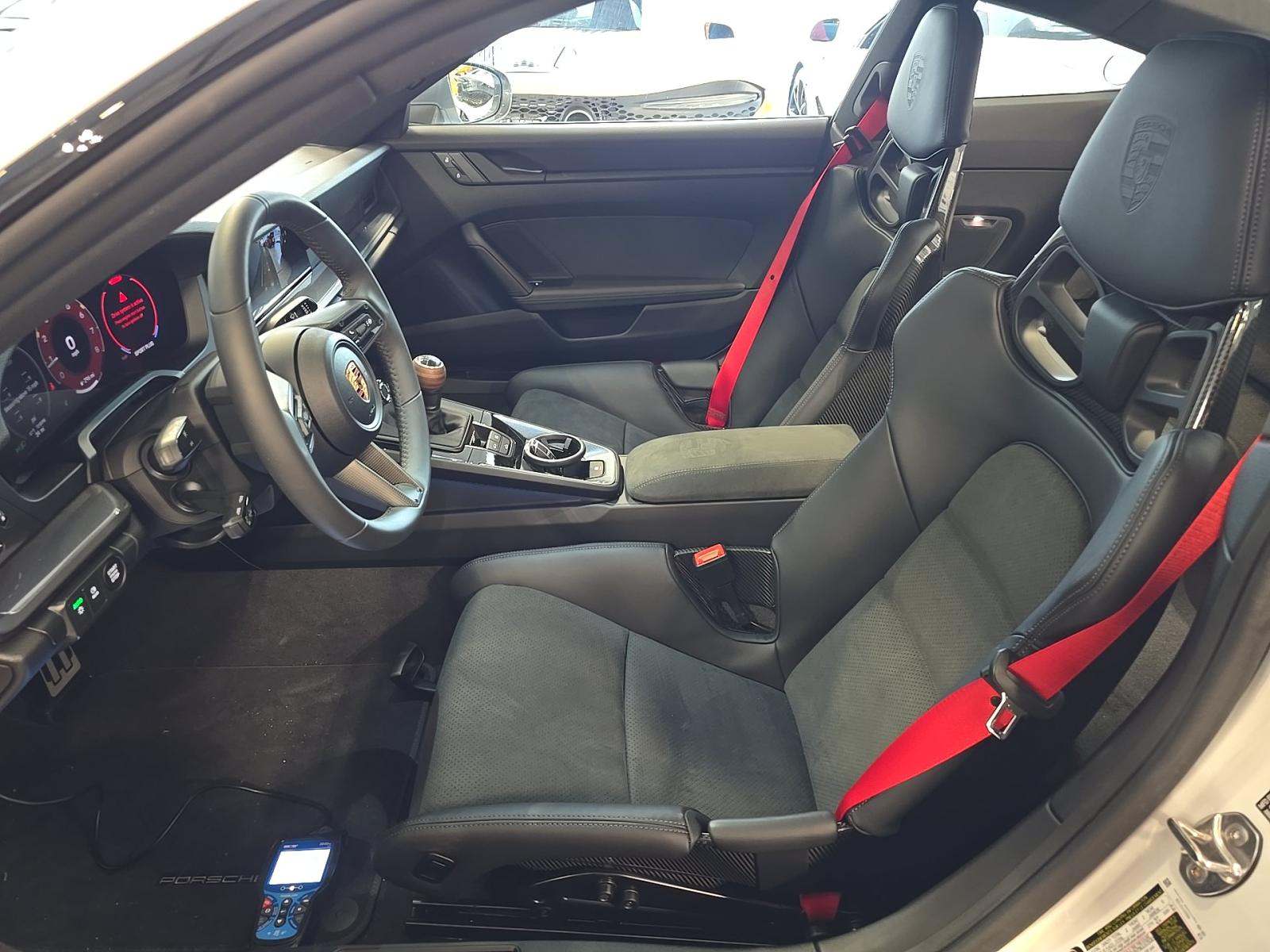 2025 Porsche 911 Carrera T RWD