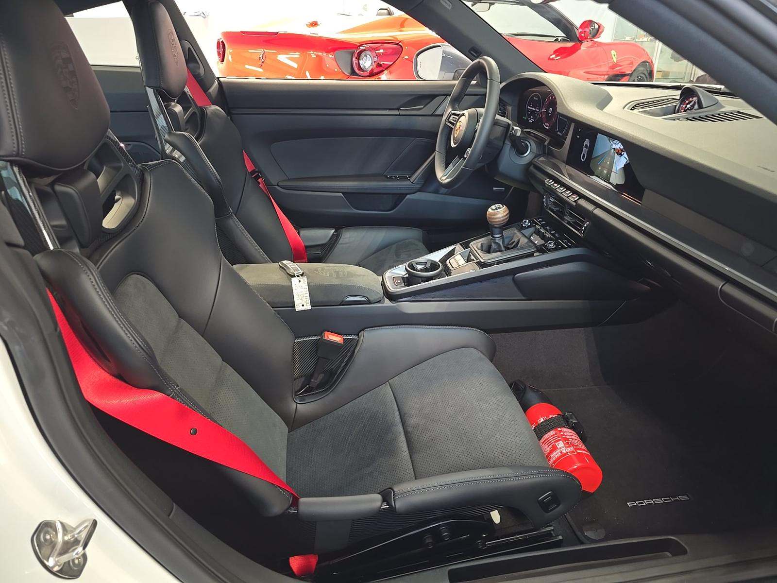 2025 Porsche 911 Carrera T RWD