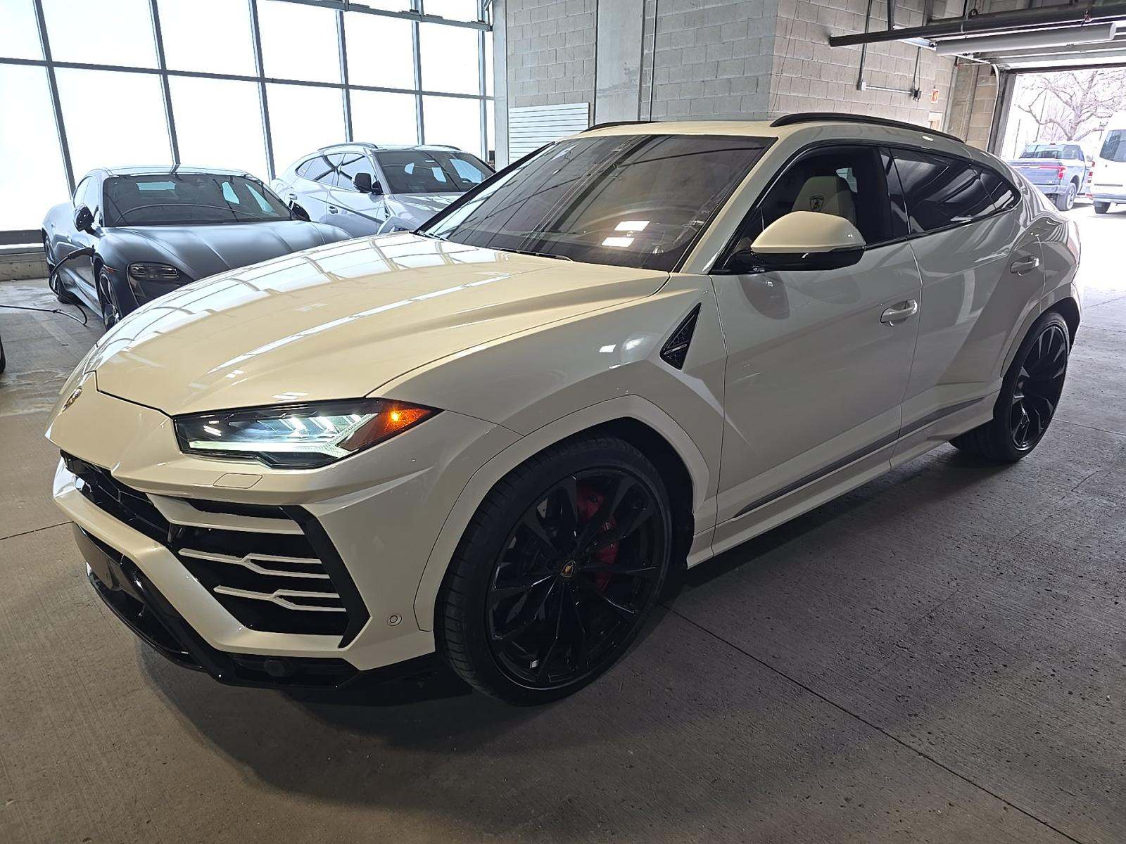 2022 Lamborghini Urus Base AWD