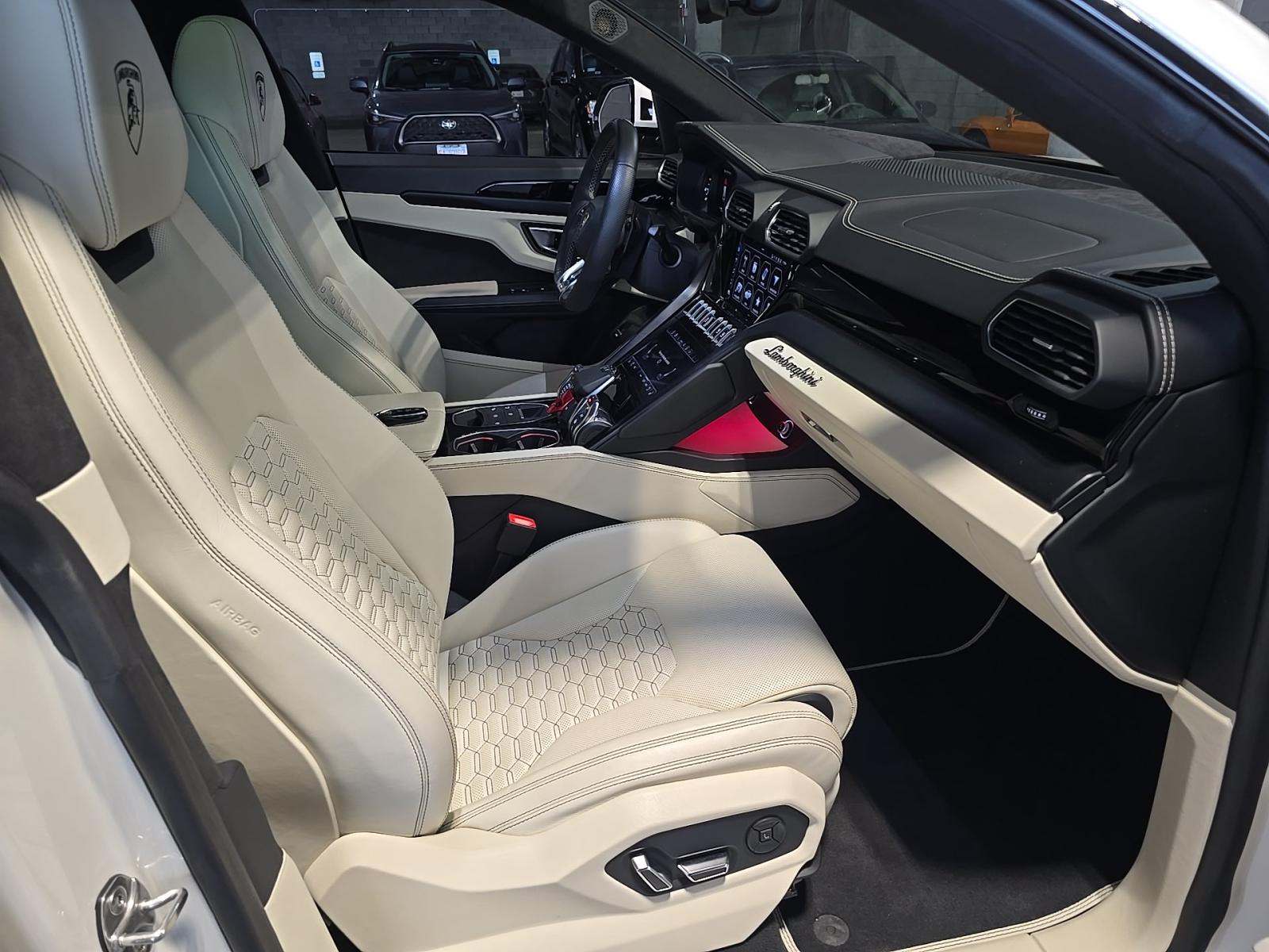 2022 Lamborghini Urus Base AWD