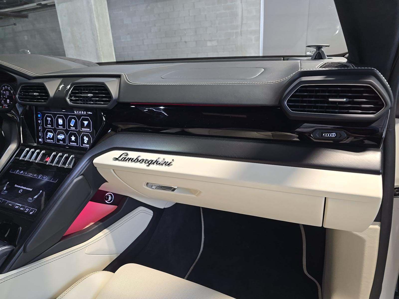 2022 Lamborghini Urus Base AWD