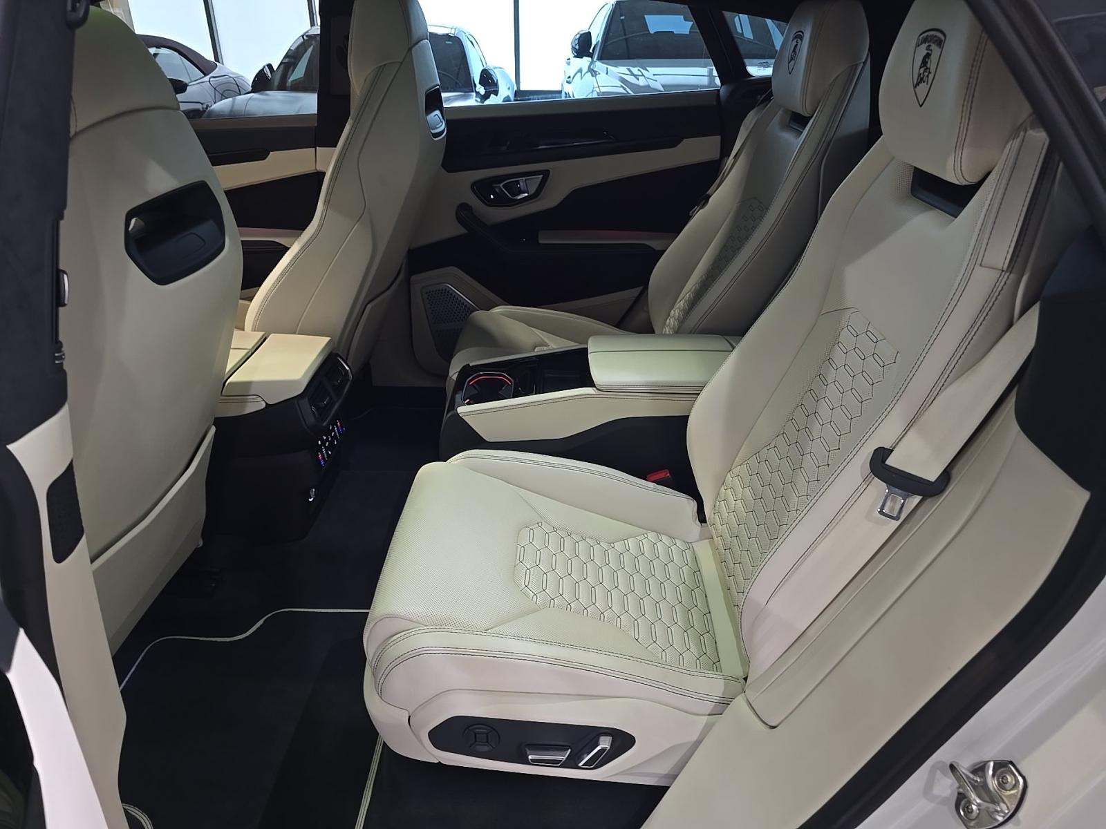 2022 Lamborghini Urus Base AWD