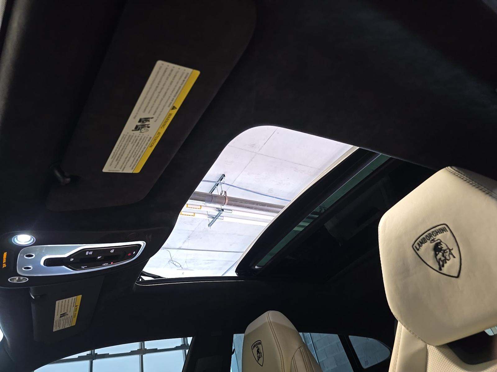 2022 Lamborghini Urus Base AWD