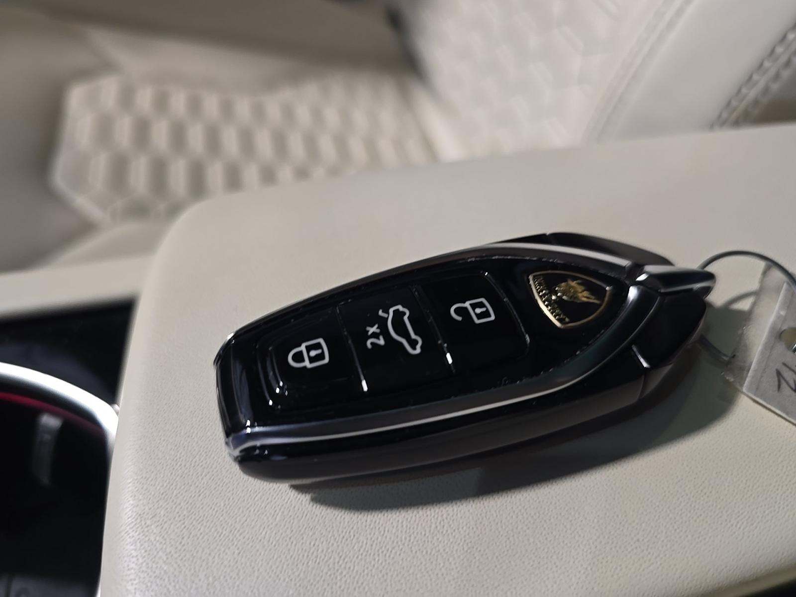 2022 Lamborghini Urus Base AWD