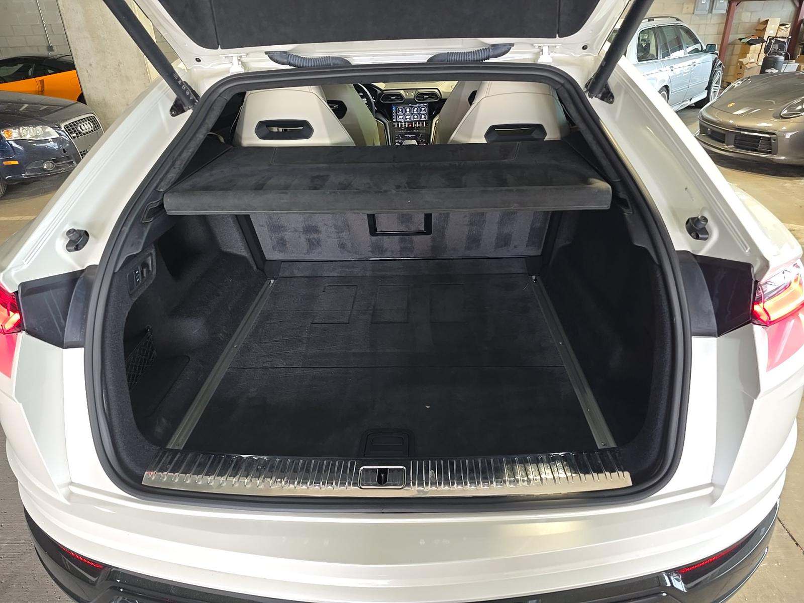 2022 Lamborghini Urus Base AWD