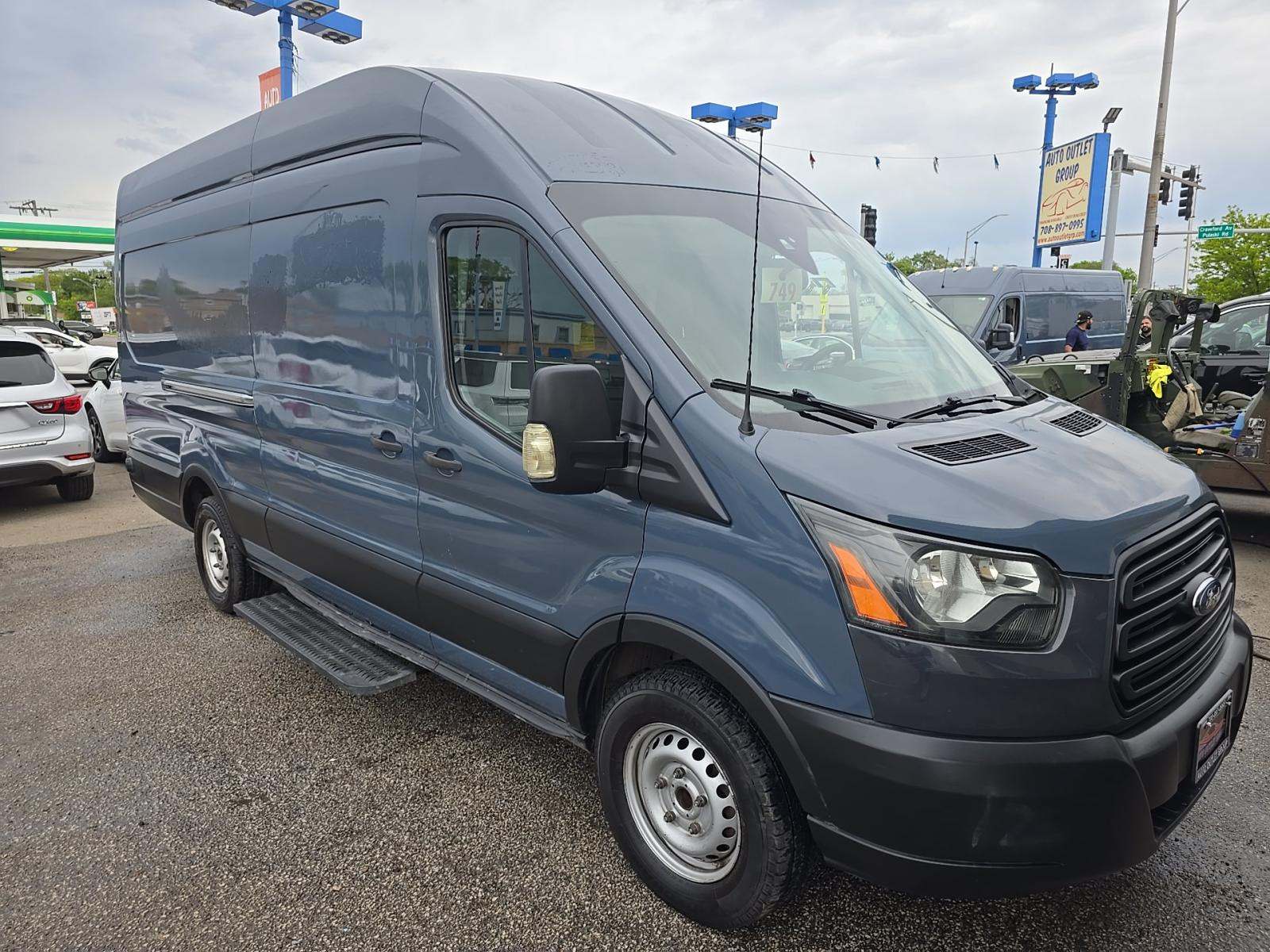 FORD TRANSIT 250 - 4