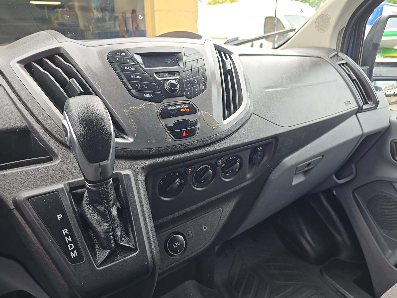 FORD TRANSIT 250 - 10