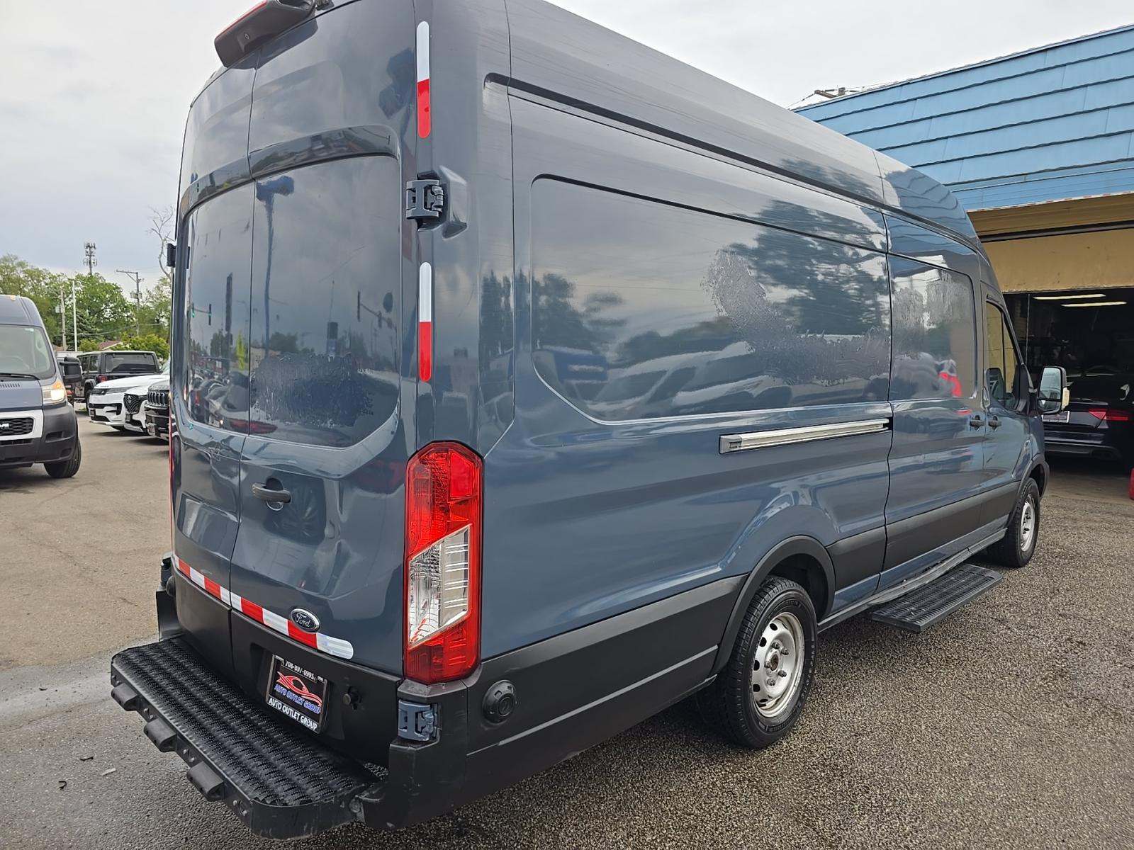 FORD TRANSIT 250 - 3