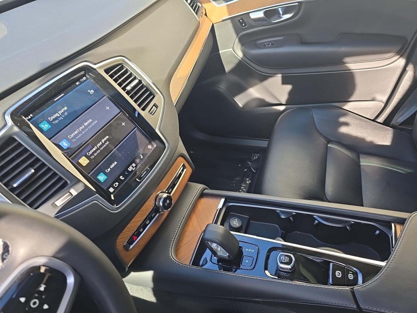 2023 Volvo XC90 B6 Core AWD