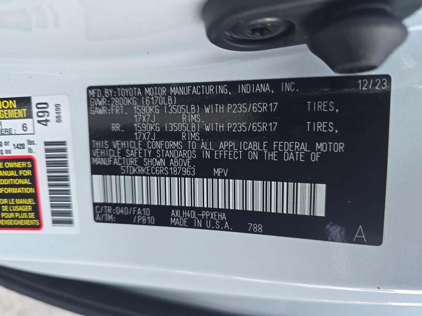 2024 Toyota Sienna LE FWD