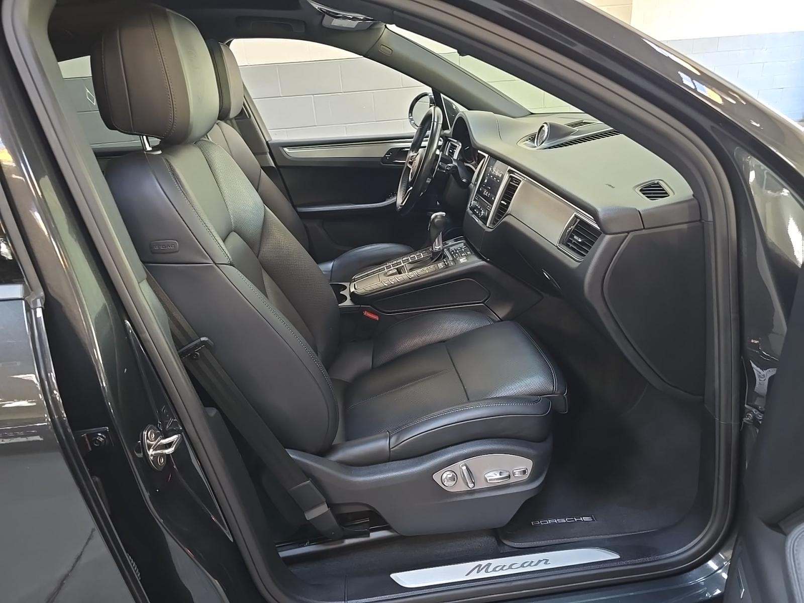 2018 Porsche Macan Base AWD