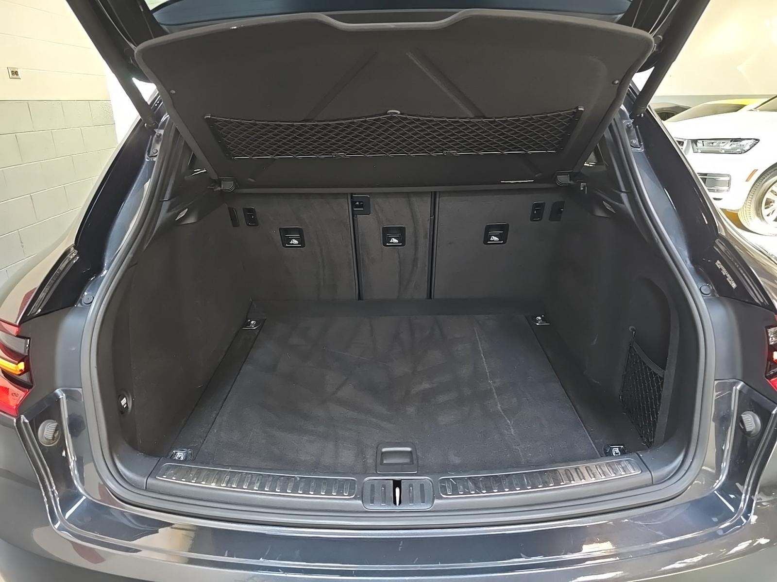 2018 Porsche Macan Base AWD