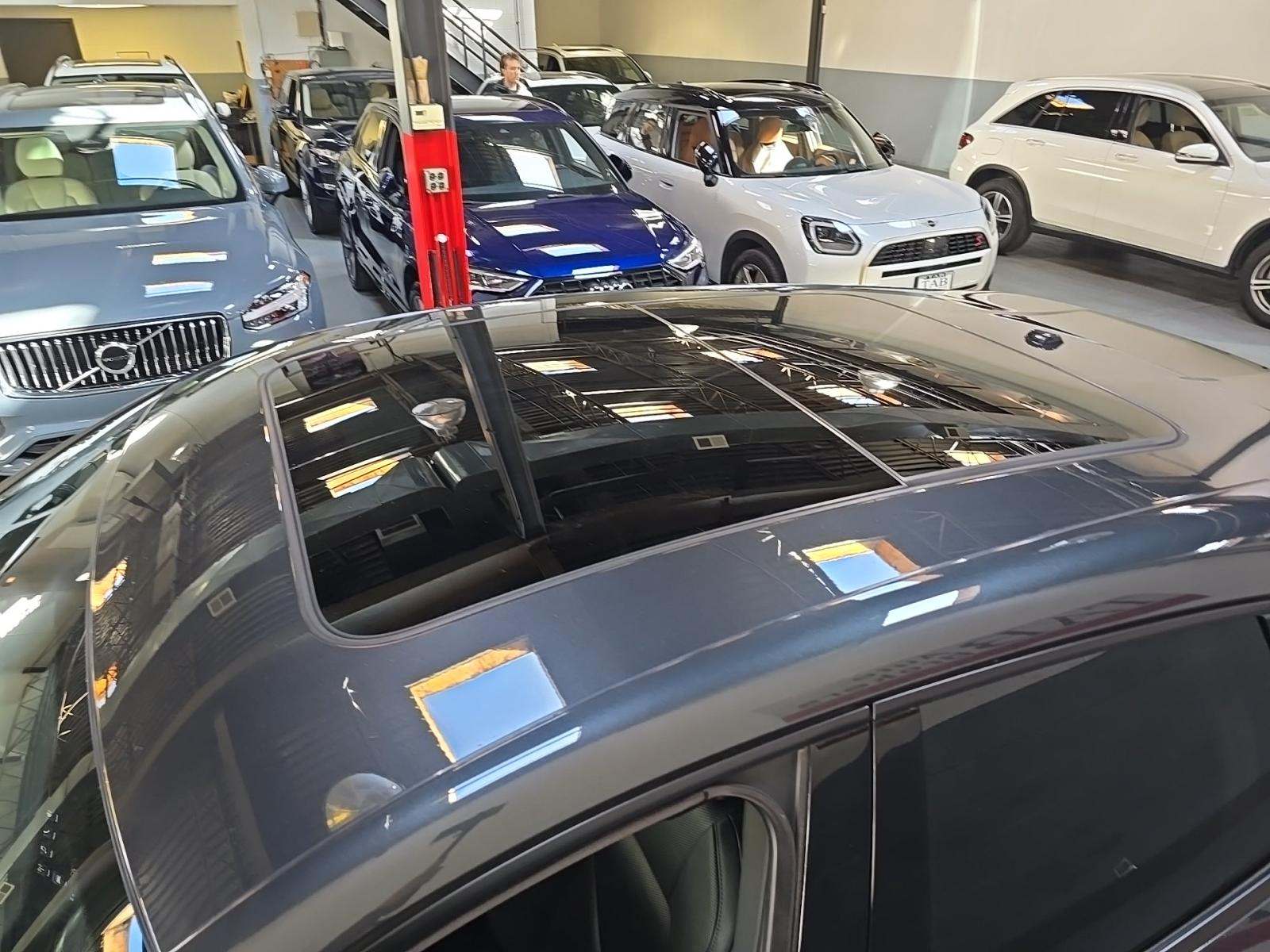 2018 Porsche Macan Base AWD