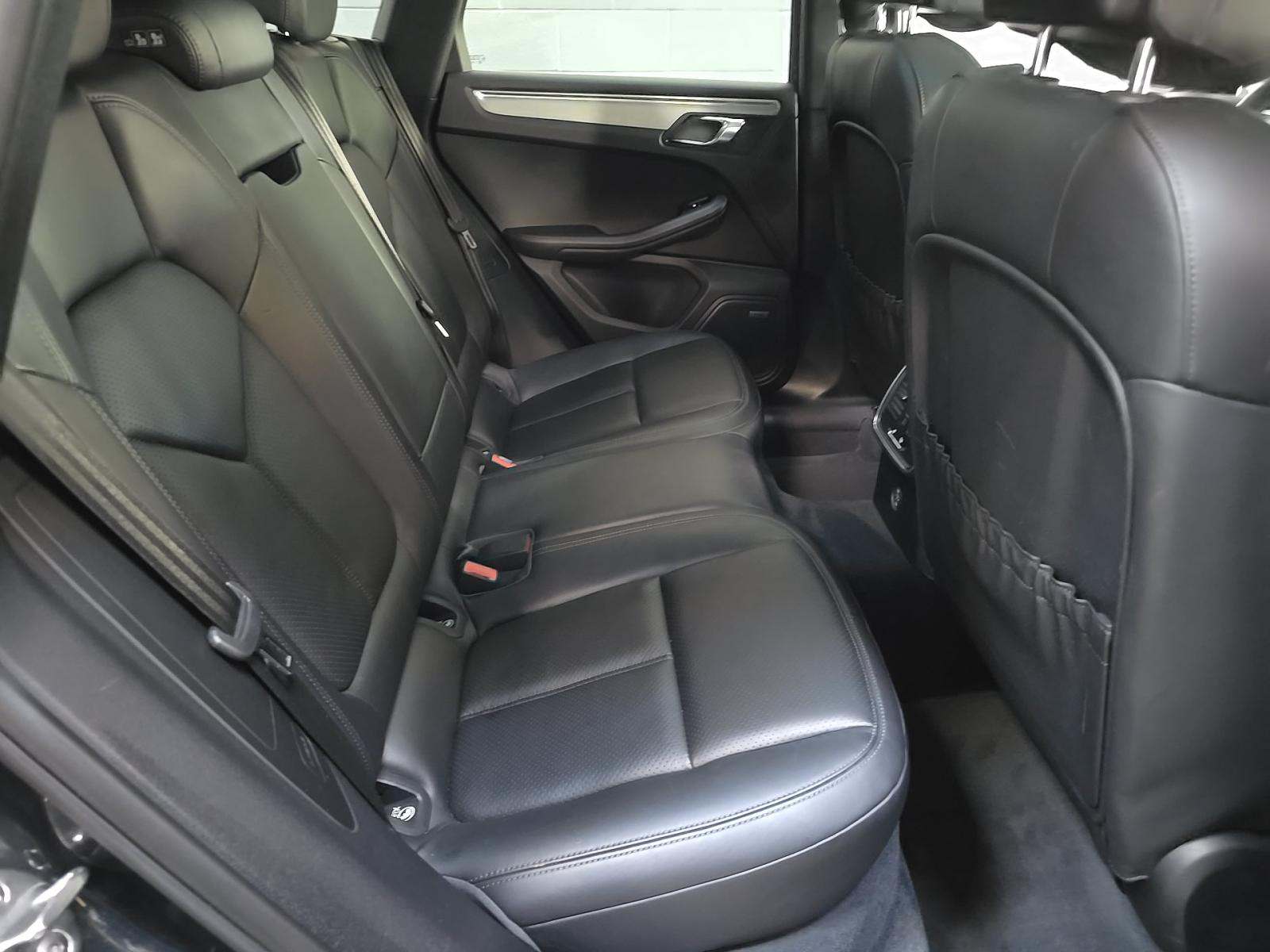 2018 Porsche Macan Base AWD