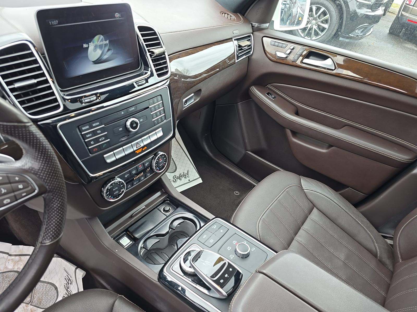 MERCEDES-BENZ GLS - 10