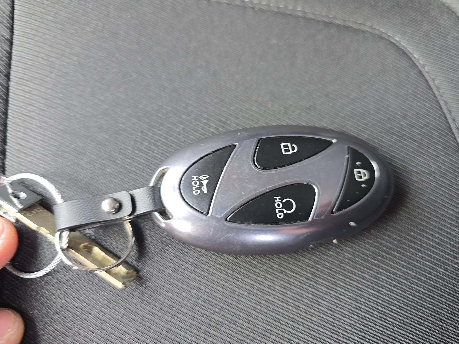 HYUNDAI TUCSON - 8